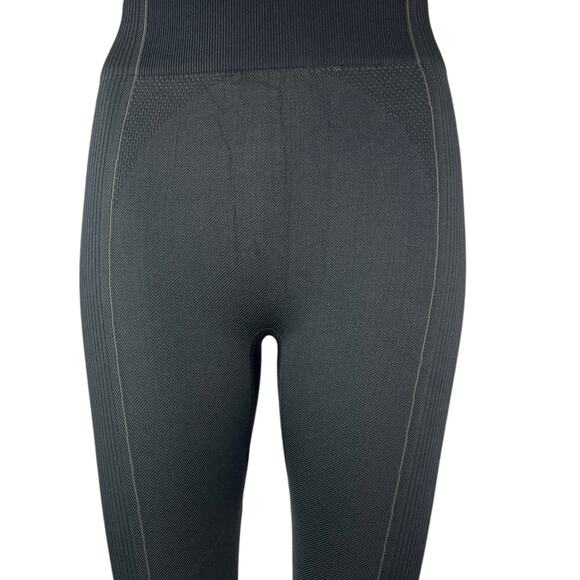 Gymshark Ultra Seamless Black Logo Mid Rise Yoga Gym Ankle Leggings Pants Size S - Picture 4 of 5